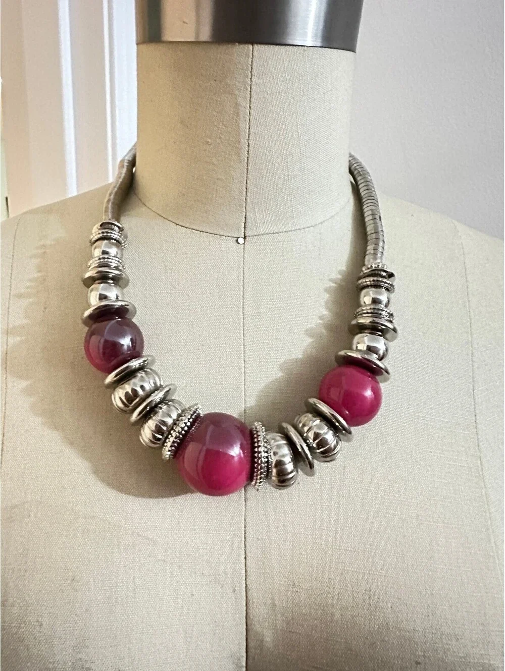 Fashion Jewelry Chunky Pink Silver Beaded Statement Necklace